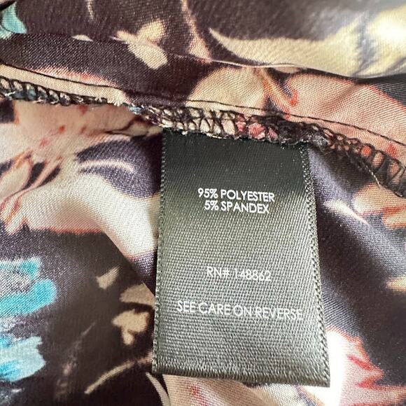 Torrid Madison Shirt Womens Size 1 1X Satin Button Up Blouse Long Sleeve Floral - Picture 7 of 9